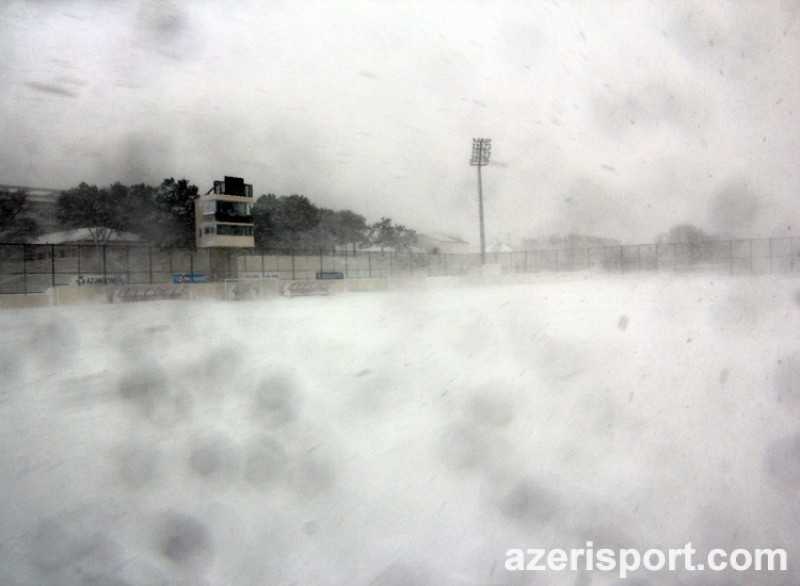 Yaşıl meydanımızda ağ xalı - FOTO