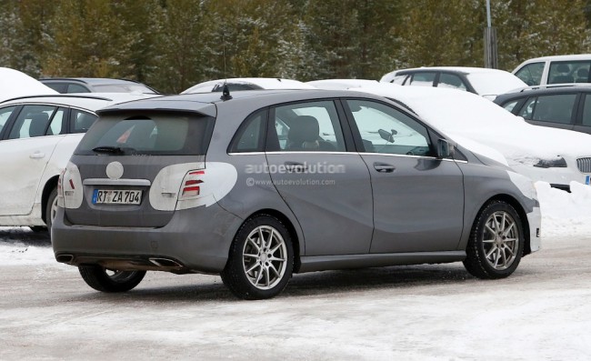 Mercedes B-Class sınanır - FOTO
