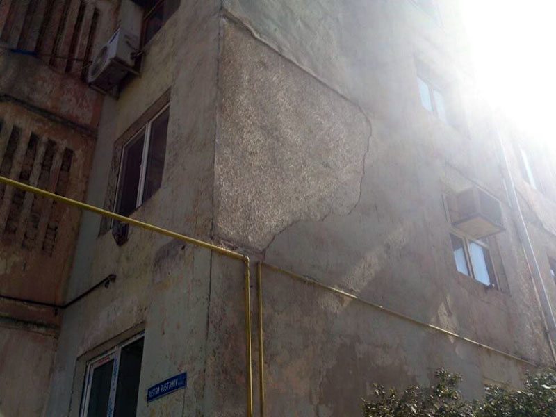 İcra hakimiyyətinin rəsmisi: "Bilirsiz hansı binalardır təhlükəli?" - FOTO