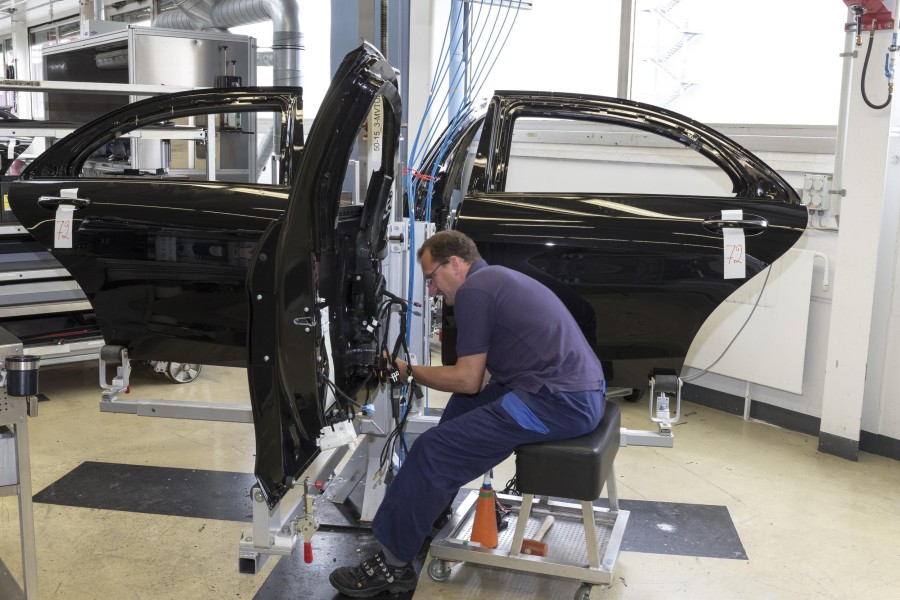 Tanış olun: zirehli Mercedes S600 - FOTO