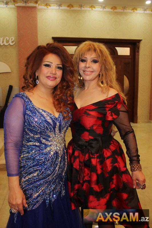 Ad günündə hönkür-hönkür ağlayan müğənniyə brilyant bağışladılar - FOTOSESSİYA