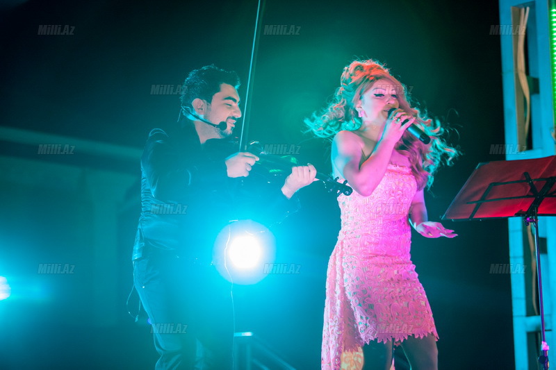 Dağıstanda "Naşa Dana" təxəllüsü ilə tanınan estrada müğənnisi Azərbaycanda konsert proqramı ilə çıxış edib - FOTOSESSİYA