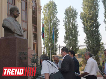 Daşkənddə Azərbaycanın tanınmış yazıçısı Yunus Oğuzun "Əmir Teymur" kitabının təqdimatı olub - FOTO
