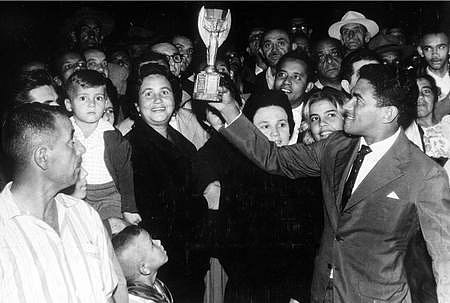 Bu gün onun 80 yaşı tamam olacaqdı: "Qarrinça, xalqın fəxri" - VİDEO - FOTO