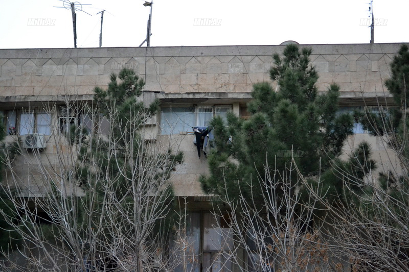 Bu şəhərdə hər şey donub: insan da, saat da, qatar da - FOTOREPORTAJ