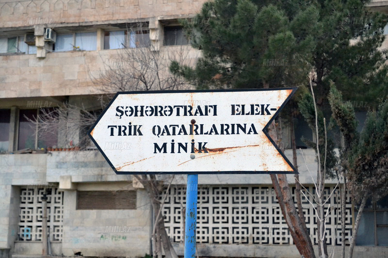 Bu şəhərdə hər şey donub: insan da, saat da, qatar da - FOTOREPORTAJ